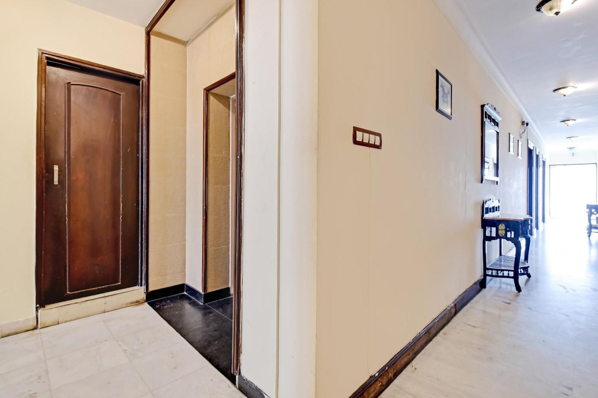 Collection O Hotel Four Boutique Kukas Exterior foto